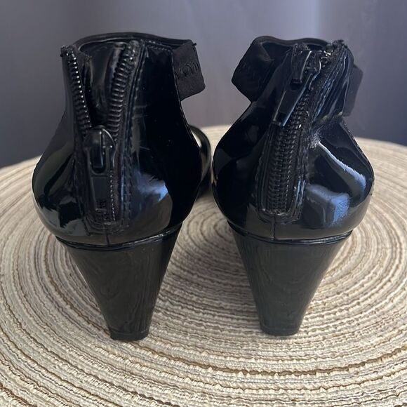 Ellen Tracy Black Patent sandals heels open toe sz 8 - Picture 4 of 11